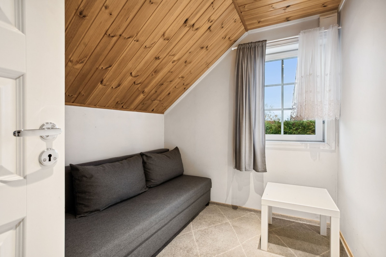 Mindre soverom 2. etg. (det er to slike lignende rom i 2. etg.) Galleribilde