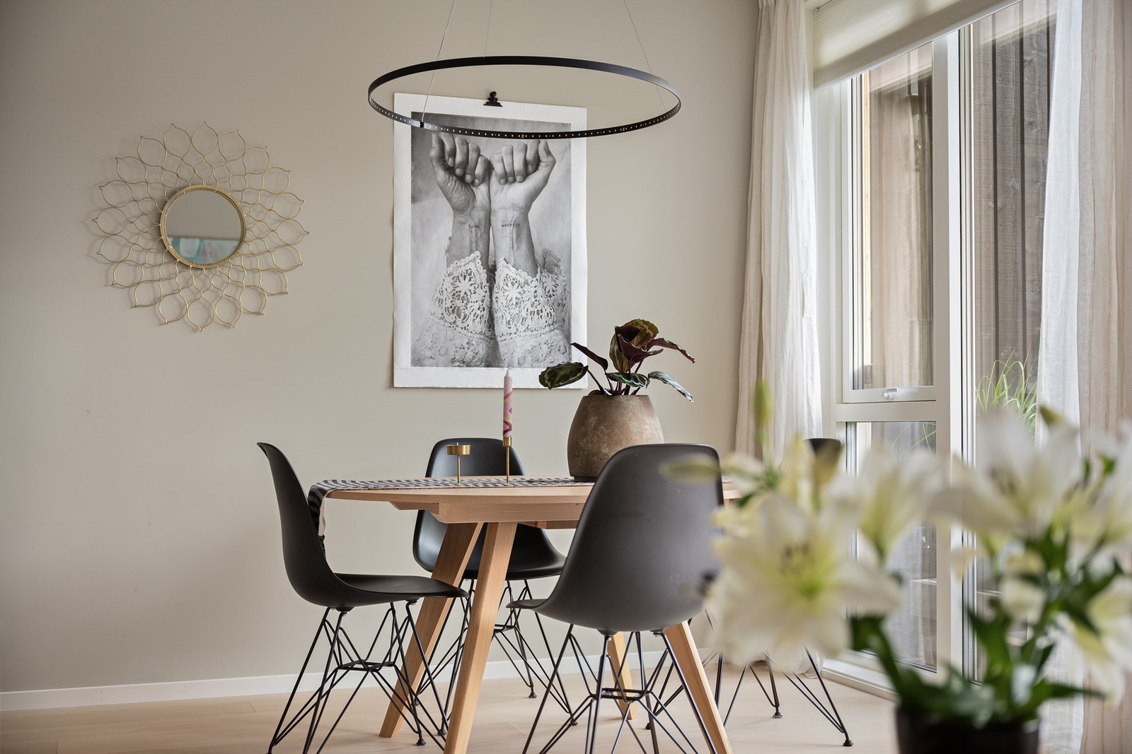 Innbydende bolig med flotte detaljer. Galleribilde