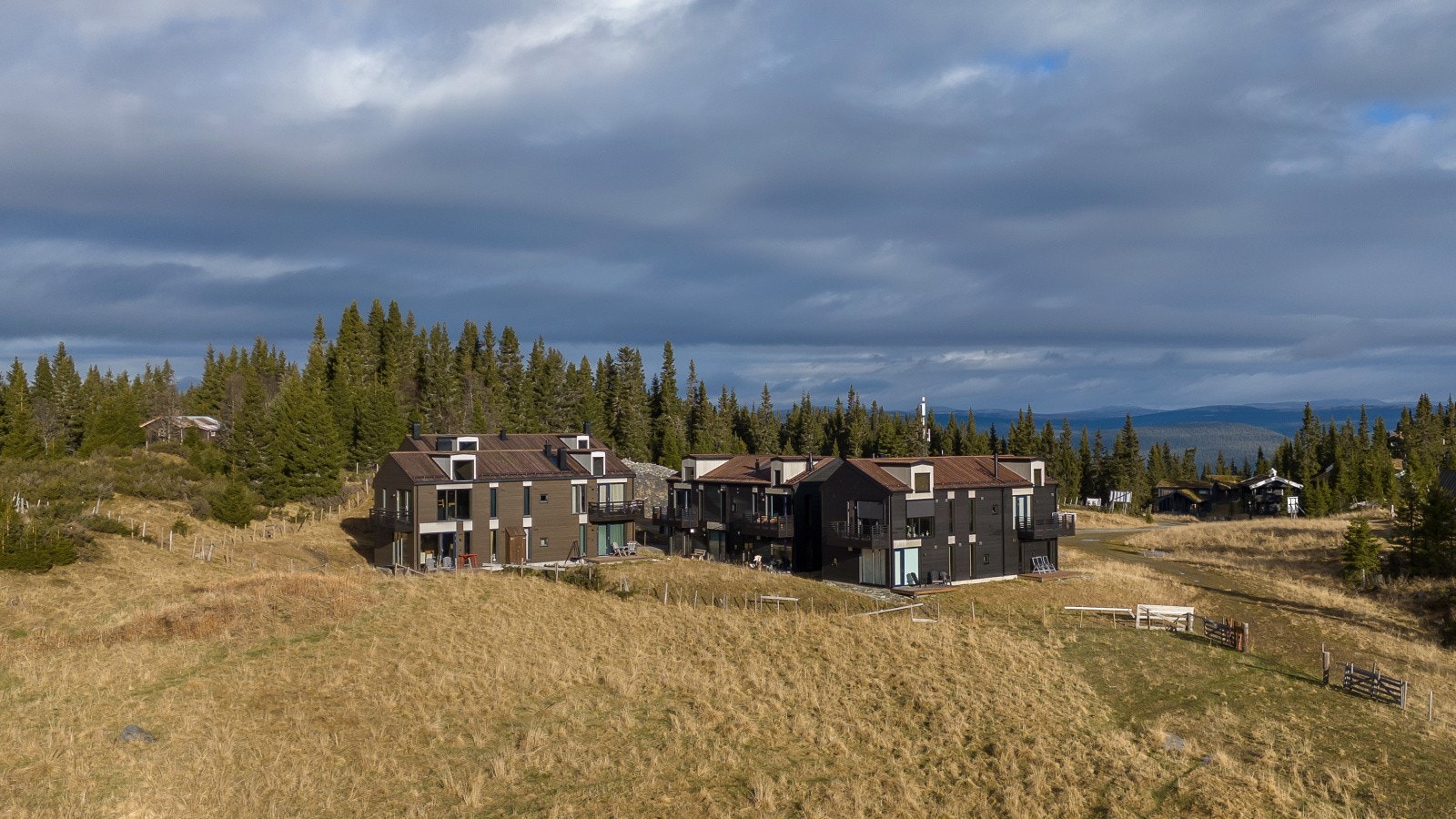 Flott fritidseiendom som er beliggende på Kvitfjells østside - Solekvea. Galleribilde