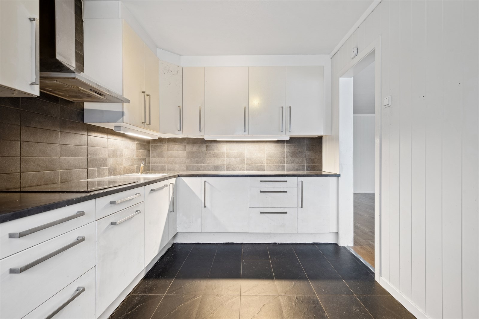 Velkommen til denne hyggelige 3-roms leiligheten i Barkvegen 10 Galleribilde