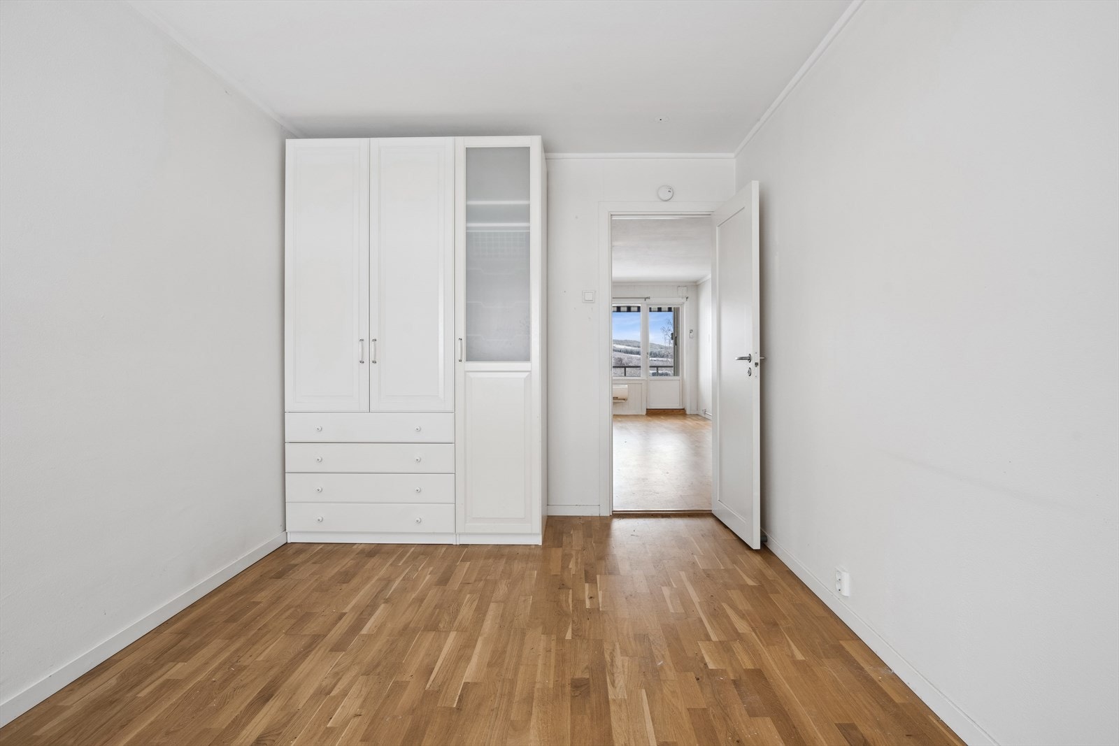 Det er garderobeskap på begge soverom. Galleribilde