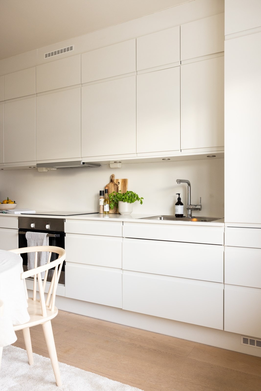 - Godt med benk- og skapplass - Galleribilde