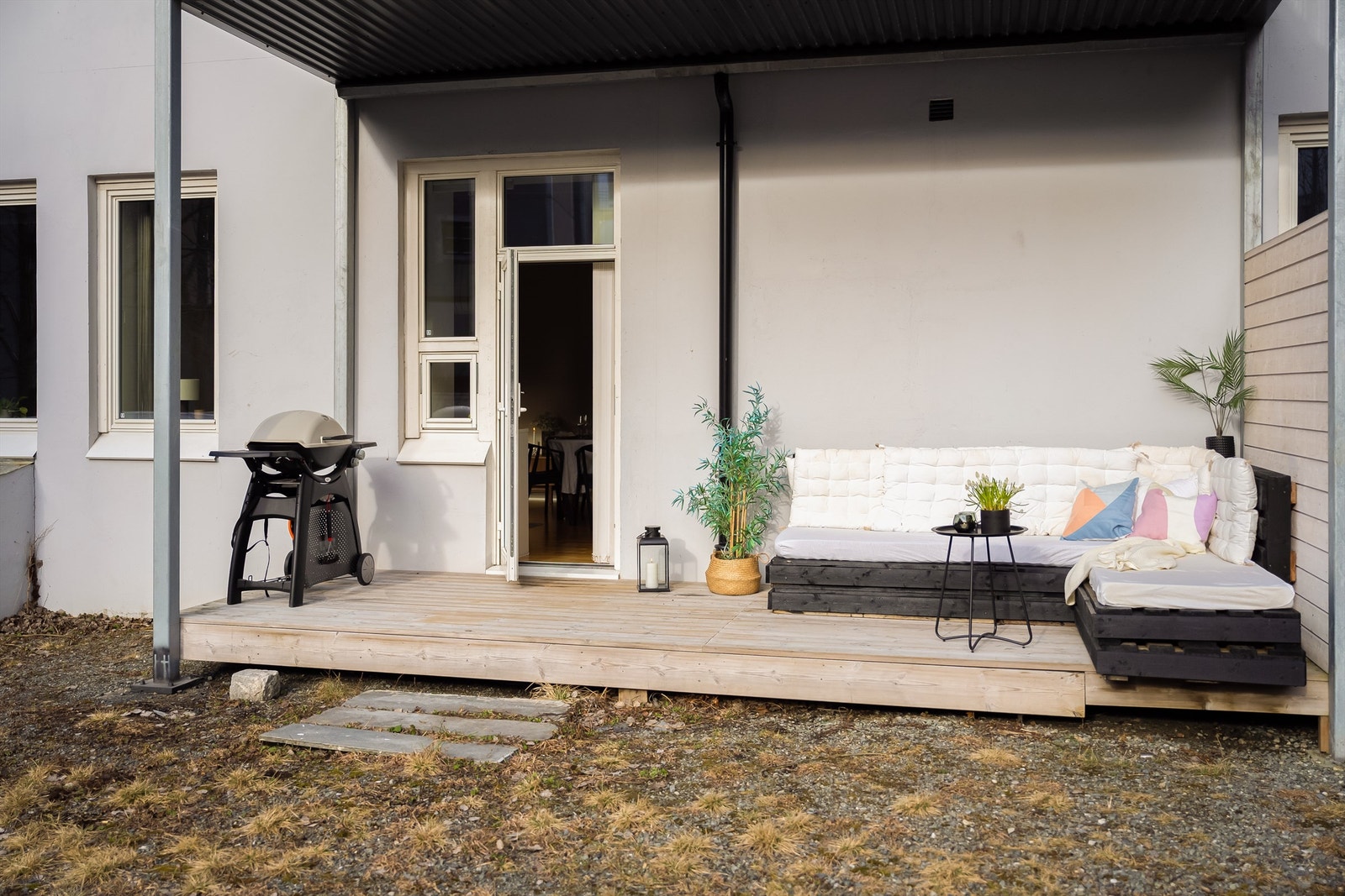 Her har man god plass til å samle familie og venner til hyggelige sammenkomster. Galleribilde