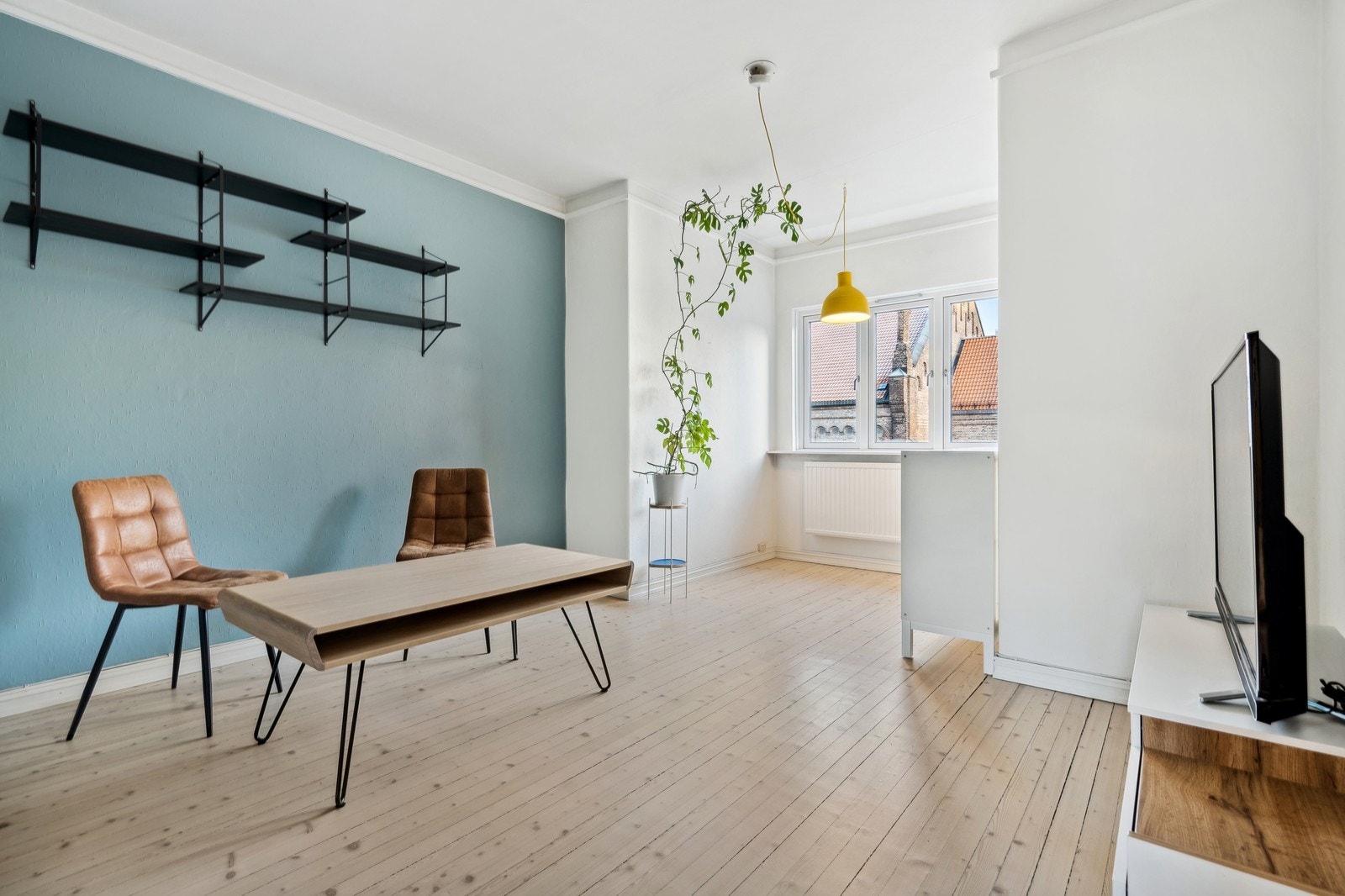 Velkommen til Grønlandsleiret 47 A - denne koselige og lyse 2-roms boligen er ledig omgående. Galleribilde