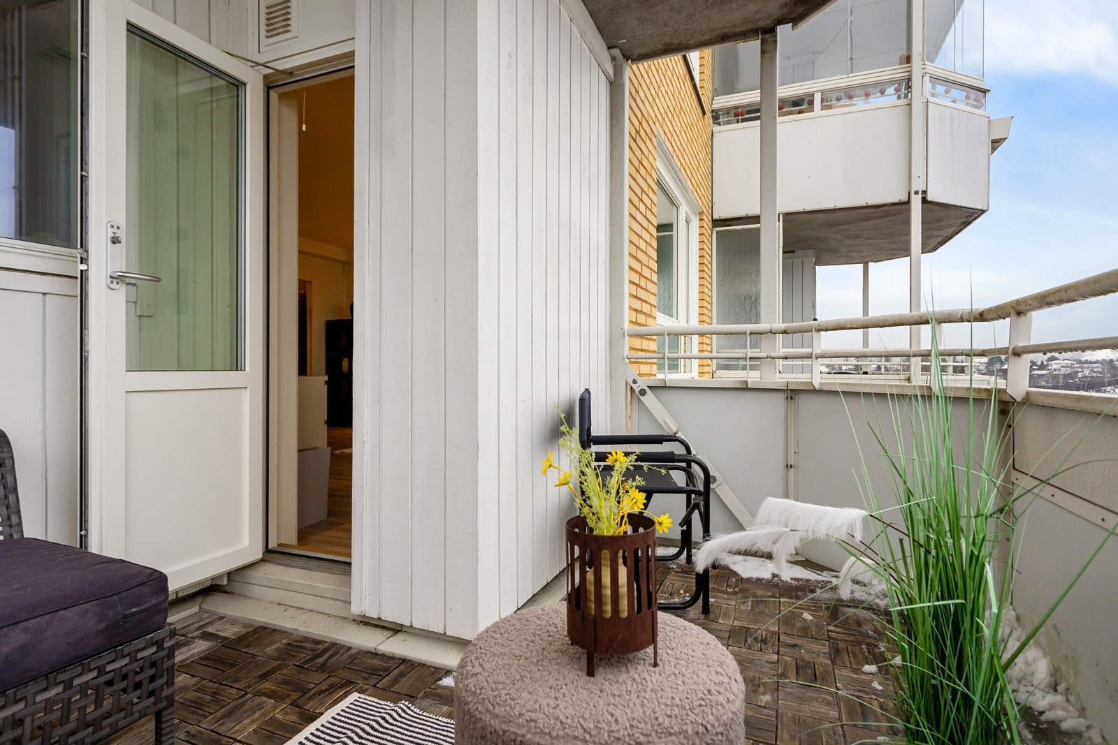 Godt med plass for utemøbler. Galleribilde