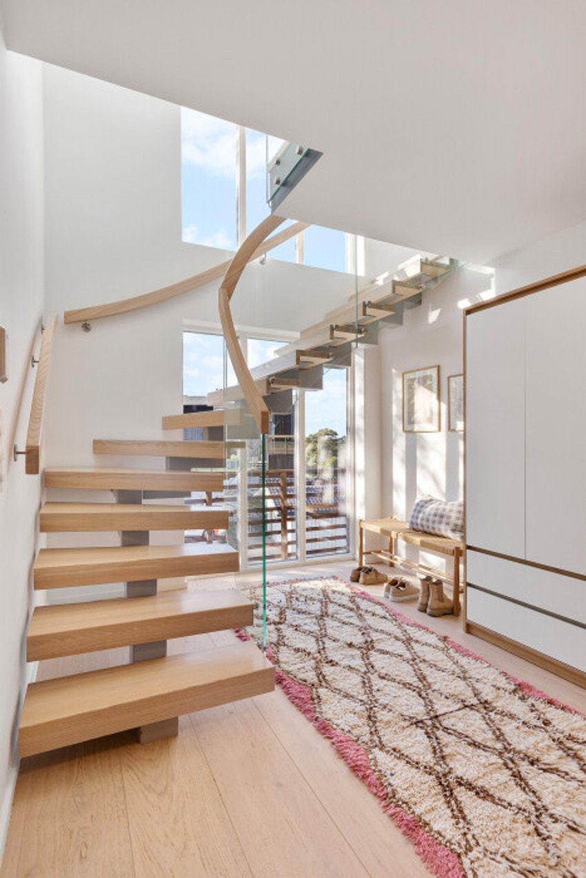 Romslig hall Galleribilde