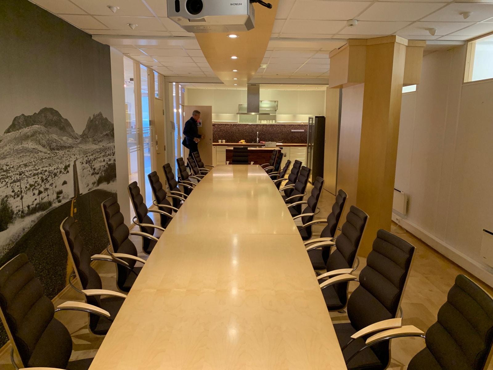 Kjøkken/Spiserom/Møterom Galleribilde