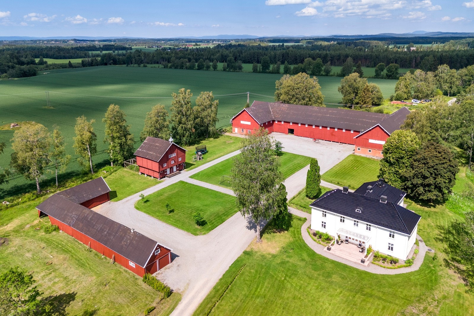 Rød Gård - Presentert av Tegneby & Grønnerød Landbruksmegling Galleribilde