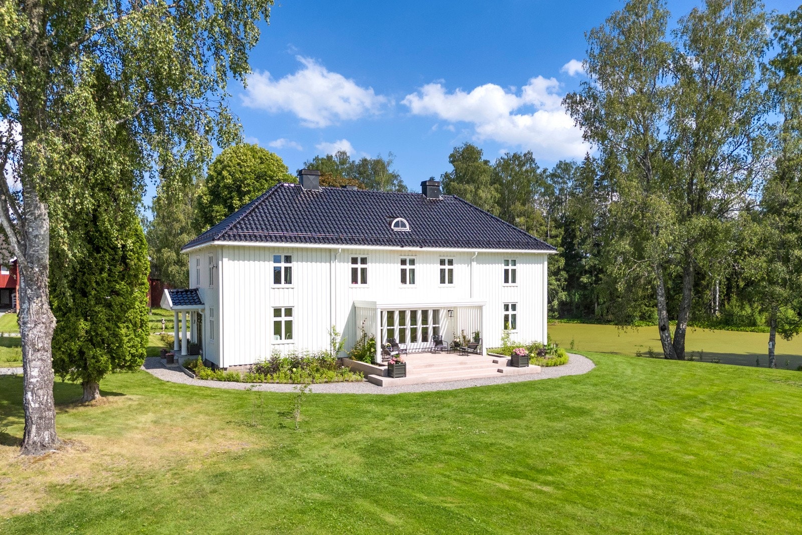 Hovedbygningens søndre fasade Galleribilde