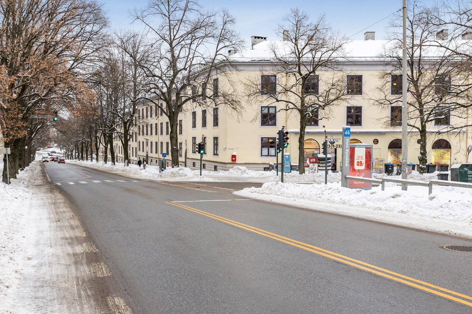 Området byr også på mangfoldige restauranter, barer og caféer. For eksempel Rouleur bar & café, Smalhans, Baker Hansen, Java og Pascal Galleribilde