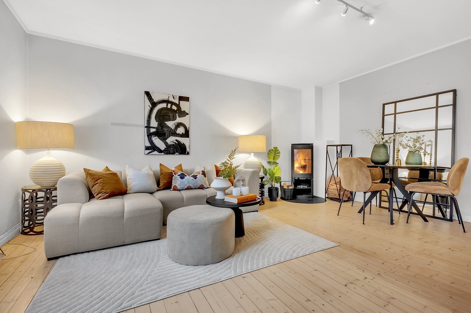 Kasper Hillås har gleden av å presentere Colletts gate 71! Galleribilde