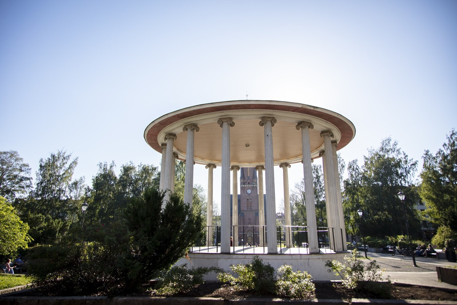 Det er heller ikke langt til andre parker og rekreasjonsområder, som Botanisk Hage, Olaf Ryes Plass og Birkelunden Galleribilde