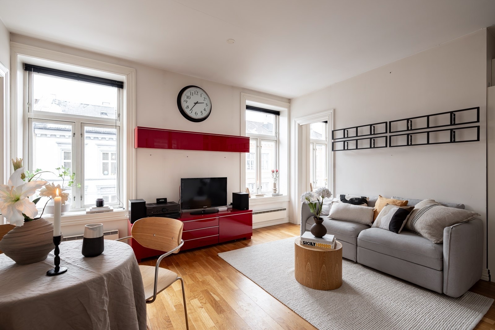 Eiendomsmegler Ingrid Elgaaen (tlf. 41 61 34 53) ønsker velkommen til Conradis gate 5A! Galleribilde