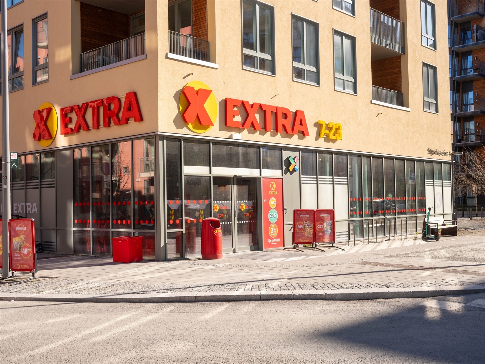 Nærmeste dagligvare er Extra og Kiwi Lilleby, som du finner innen gangavstand. Galleribilde