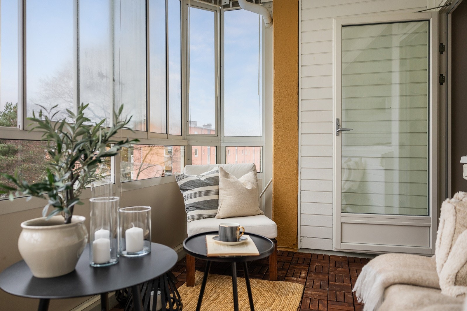 Sørvendt balkong på ca. 7 m² med optimale solforhold. Galleribilde