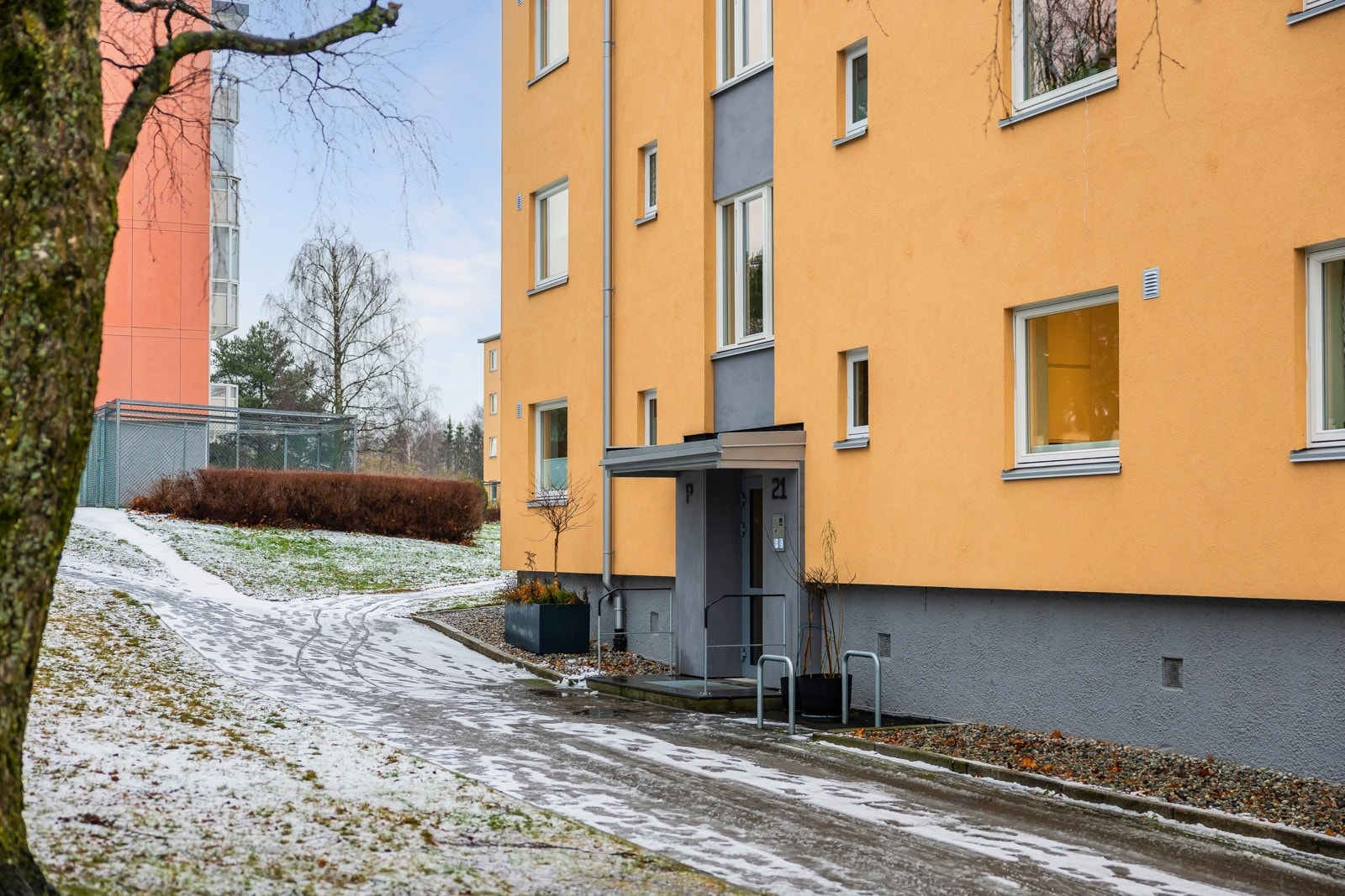 Inngangsparti. Galleribilde