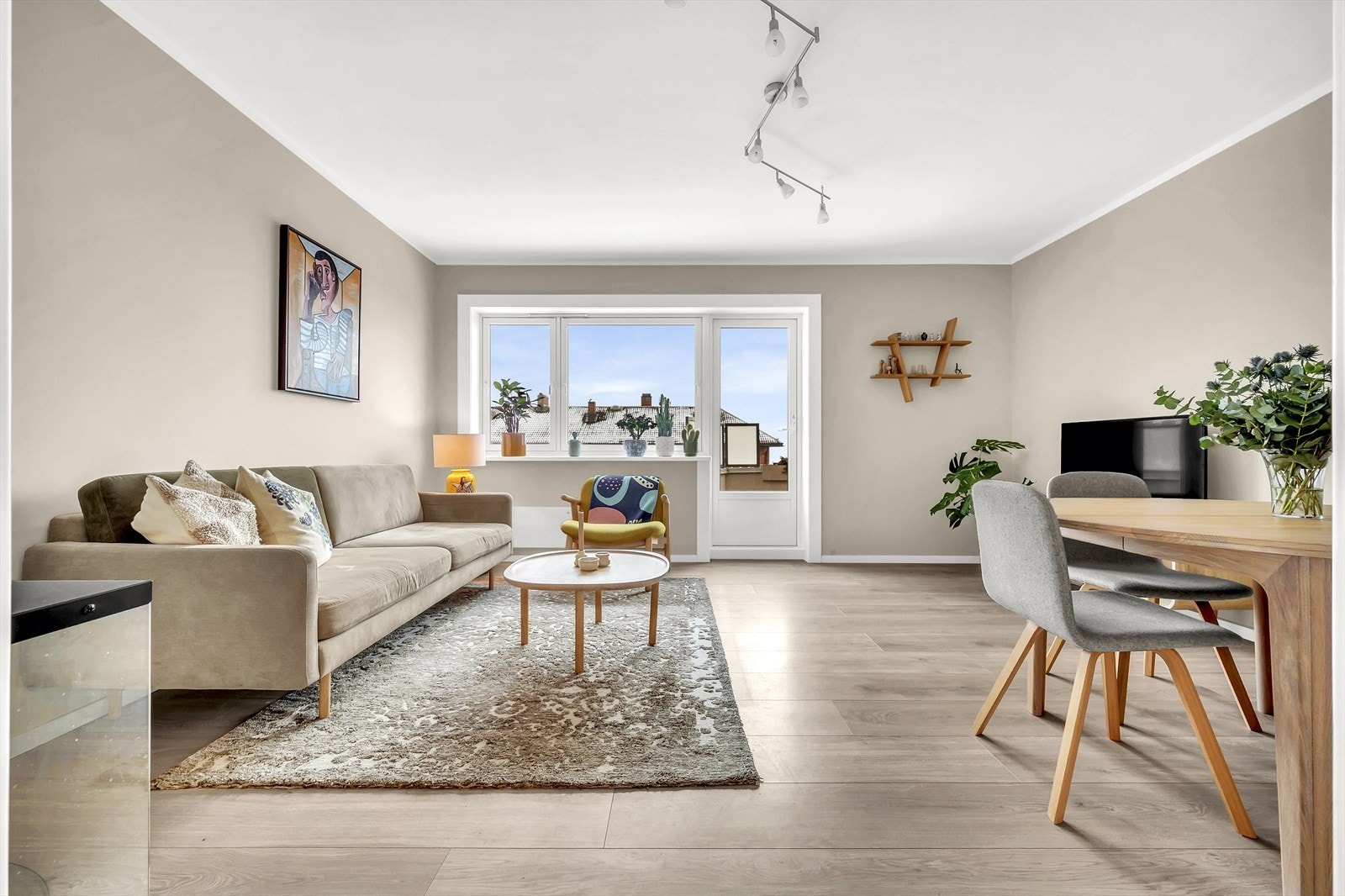 Velkommen inn i denne nydelige stuen. Galleribilde