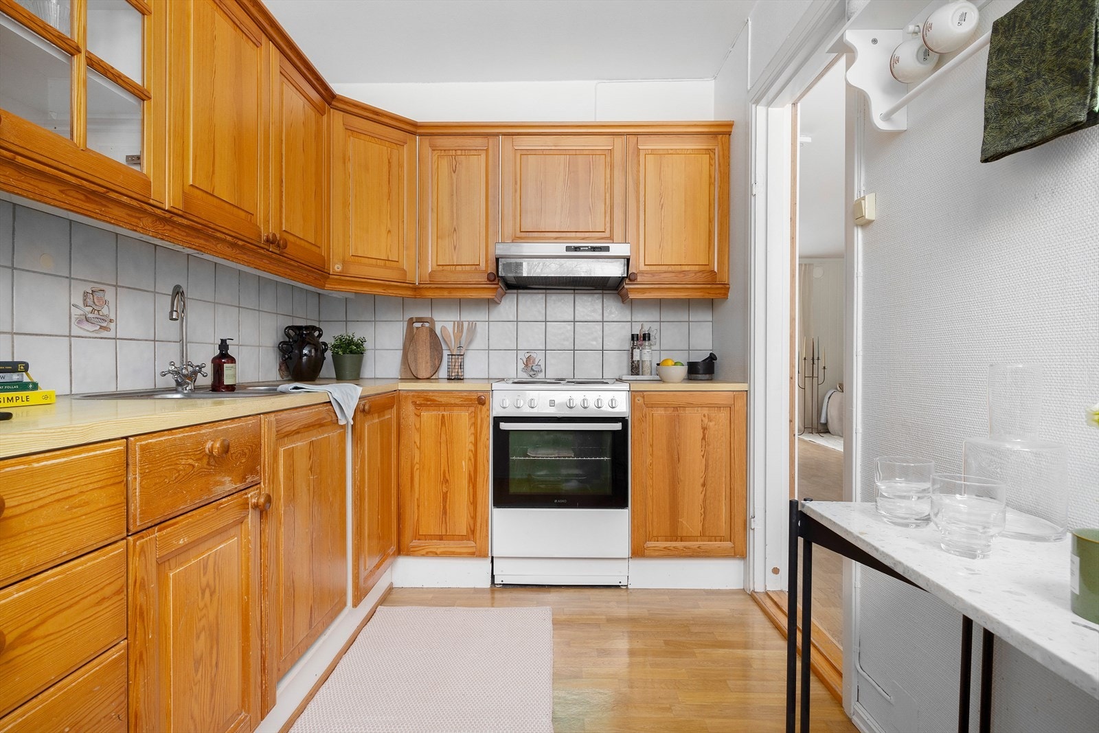 Alle hvitevarene på kjøkkenet medfølger. Galleribilde