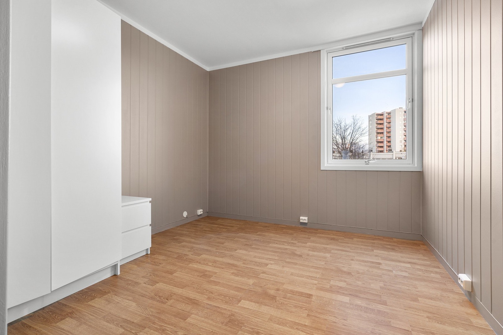 Begge soverommene har godt med plass for dobbeltseng og tilhørende møblement. Galleribilde