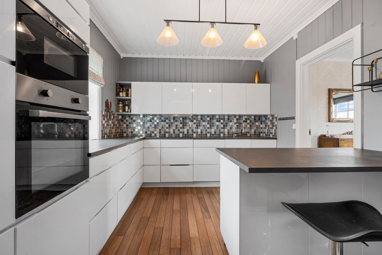 Romslig og flott kjøkken Galleribilde