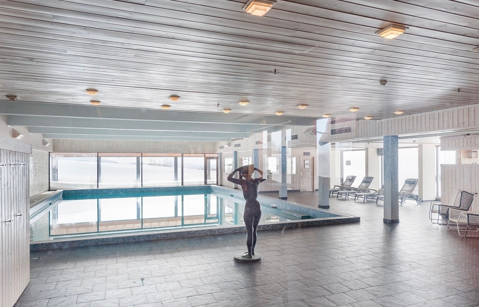 Fra leiligheten er det trappe- og korridorforbindelse til hotellets foaje, restaurant, velværeavdeling og øvrige fellesområder. Her har du direkte tilgang alle hotellfasiliteter. Galleribilde