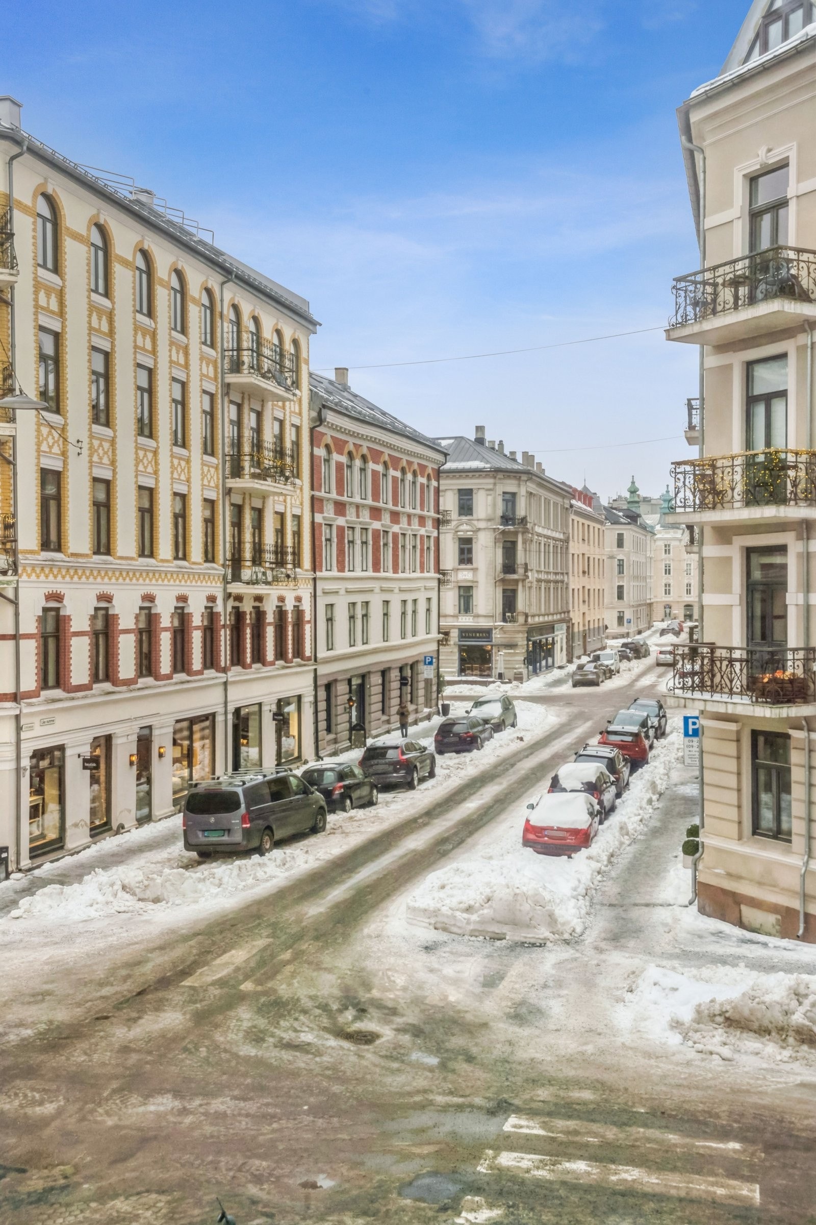 Hyggelig utsikt fra kjøkkenvinduet Galleribilde