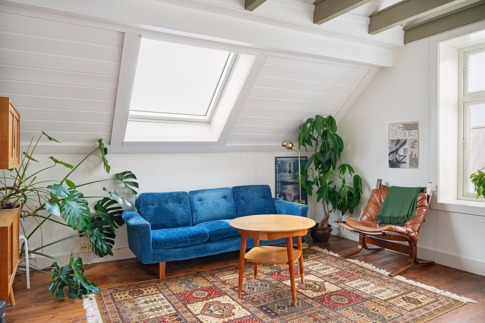 Store vindusflater slipper inn rikelig med dagslys. Galleribilde