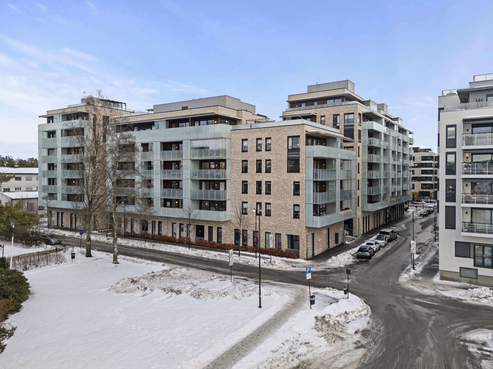 Bygget er fra 2017 med en lekker og moderne fasade. Galleribilde