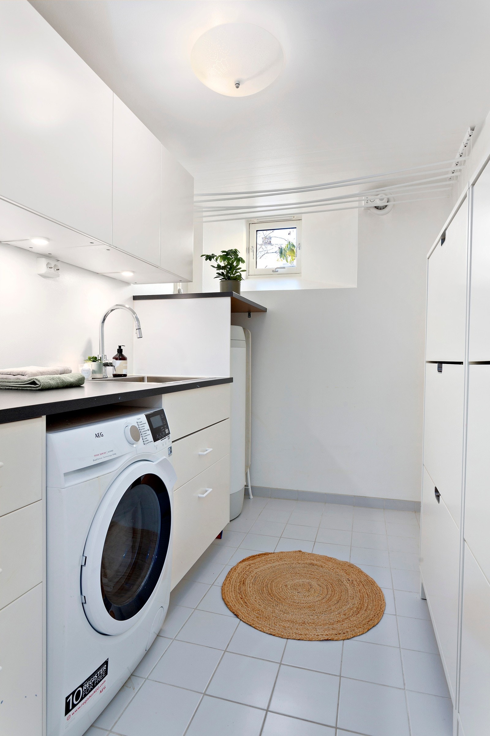 I kjelleren er det også et separat vaskerom. Galleribilde