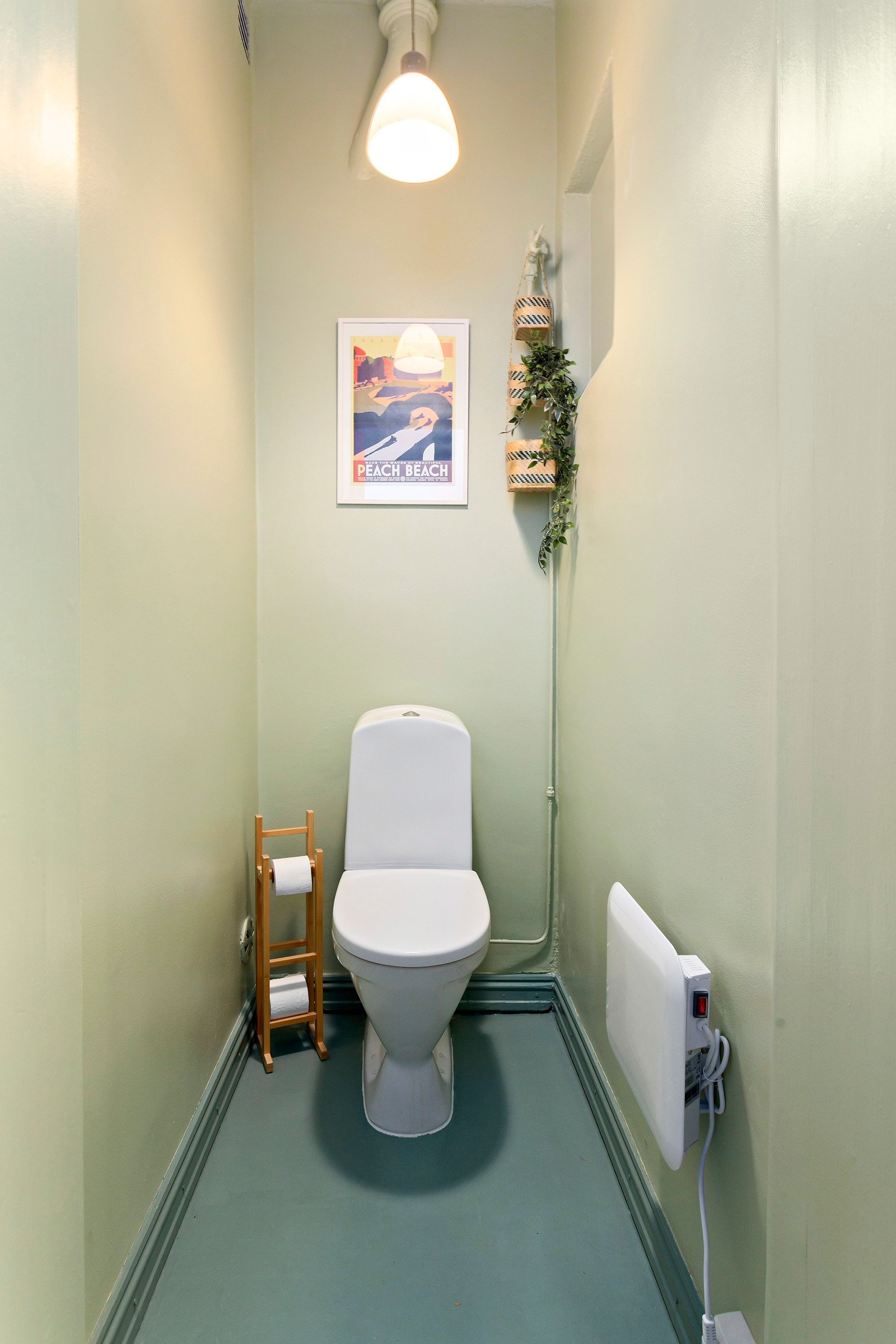 Toalettrommet i første etasje. Det er toalett i begge etasjene. Galleribilde