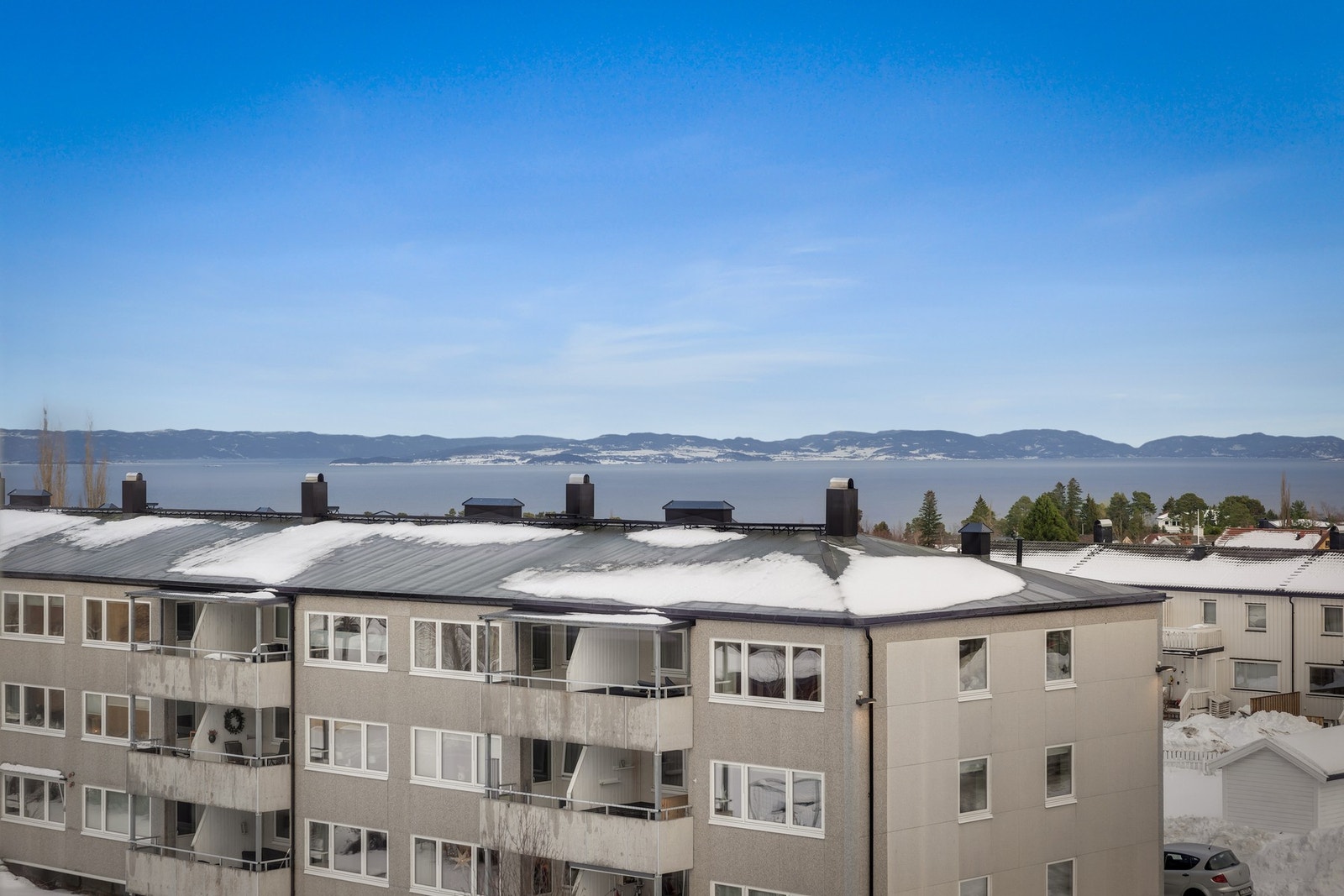 Fin utsikt fra soverommet. Galleribilde