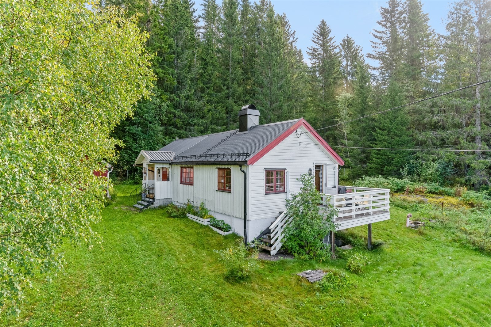 Sjarmerende eiendom med fin beliggenhet ca. 2,5 km fra landsbyen Ringebu. Galleribilde