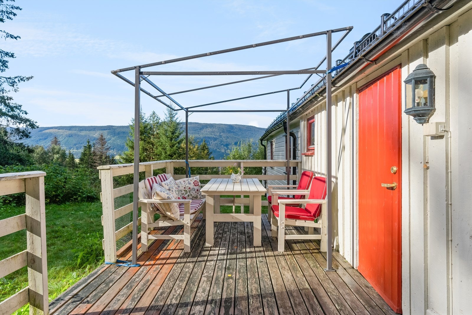 Terrasse med utgang fra ene soverommet. Galleribilde