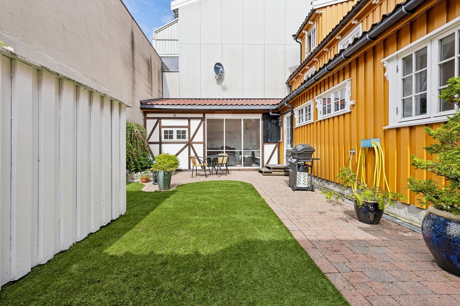 Hage/bakgård Galleribilde