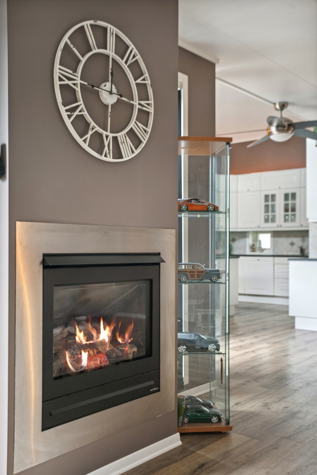 Gasspeisen slås enkelt av og på med fjernkontroll. elles tank i sameiet med felles tank. Årlig serviceavtale gjennom borettslaget Galleribilde