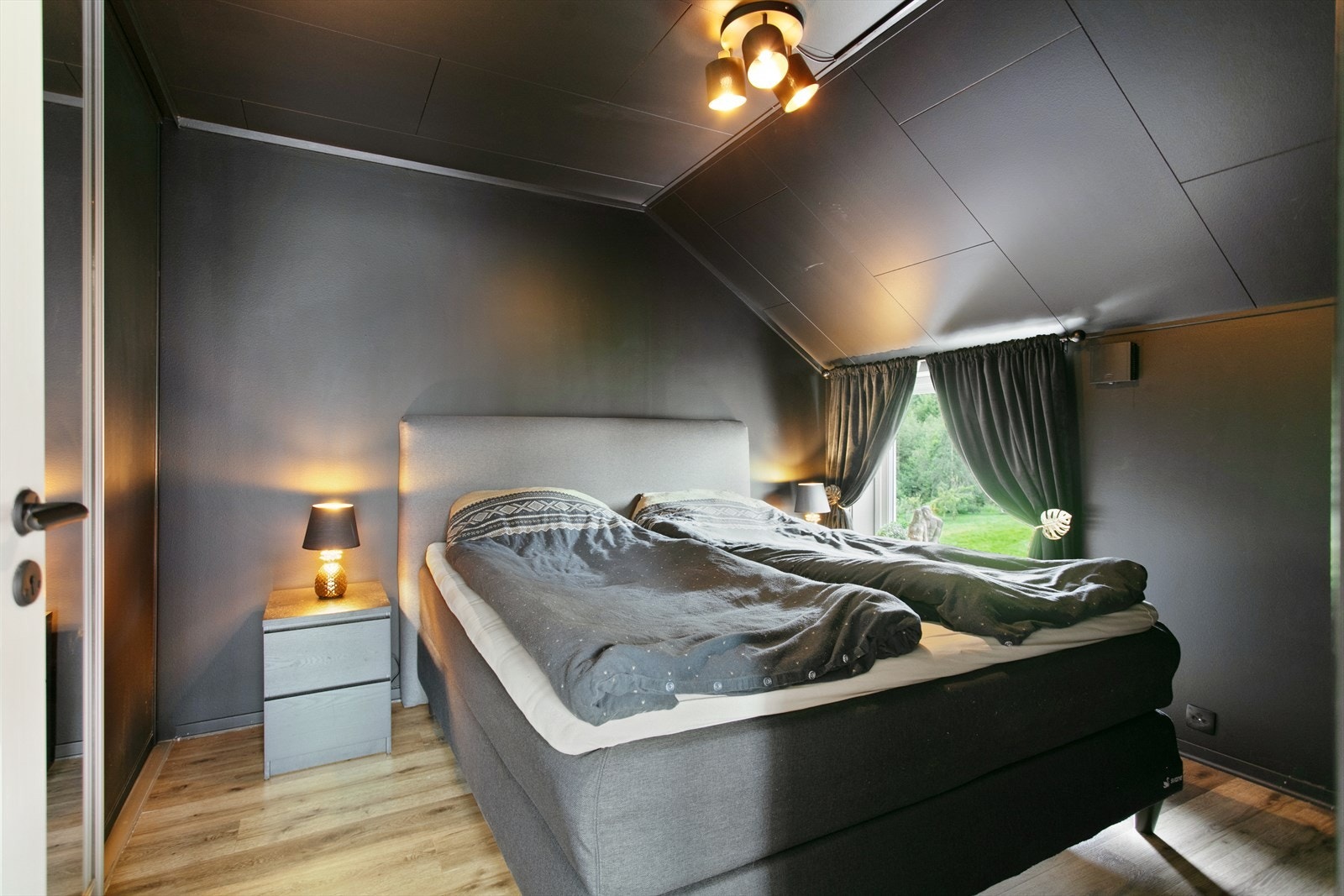 Soverom nr. 1 (innenfor stuen) Galleribilde