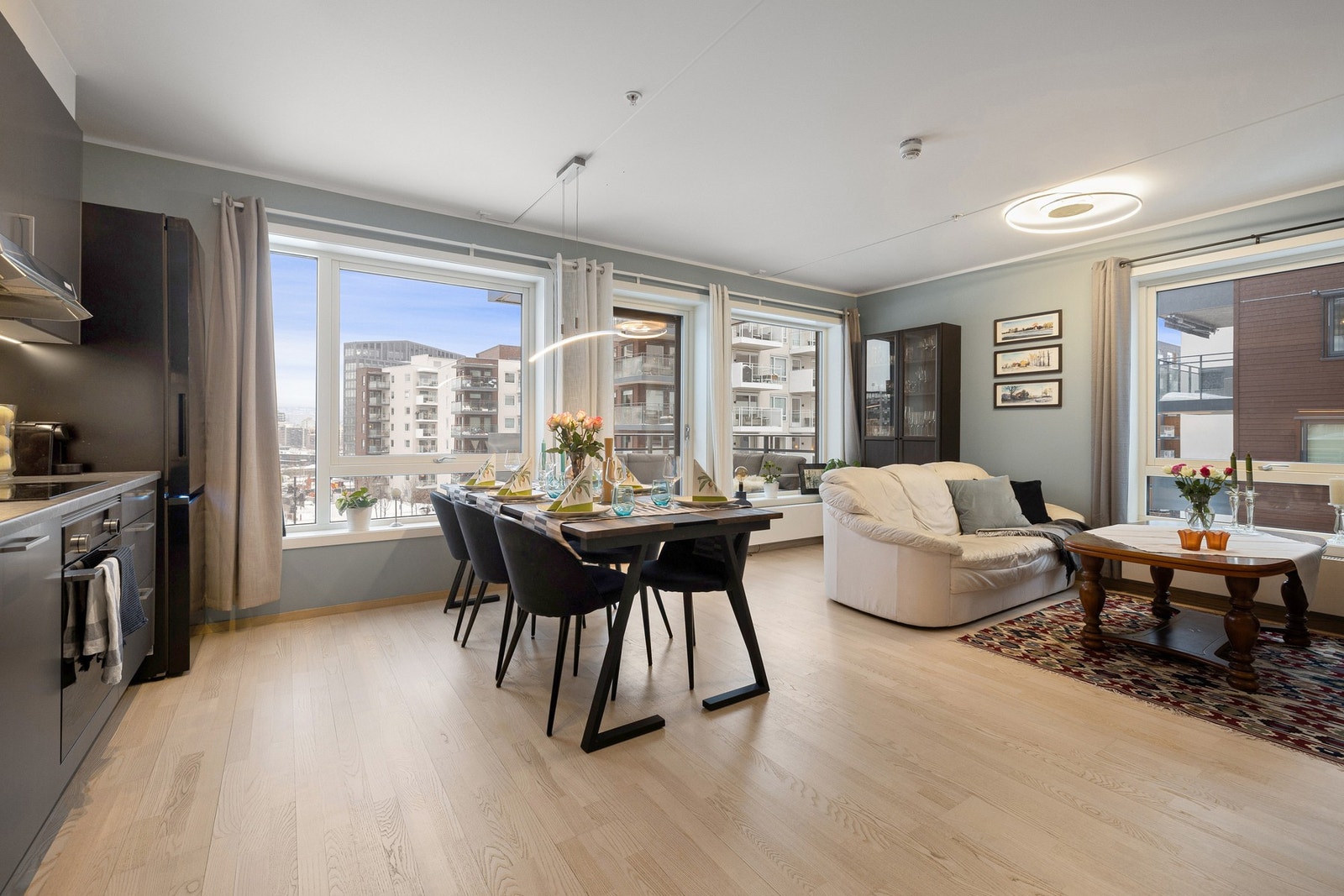 Velkommen til Lørenvangen 19, presentert av Vegar Giæver v/ EIE eiendomsmegling. Galleribilde