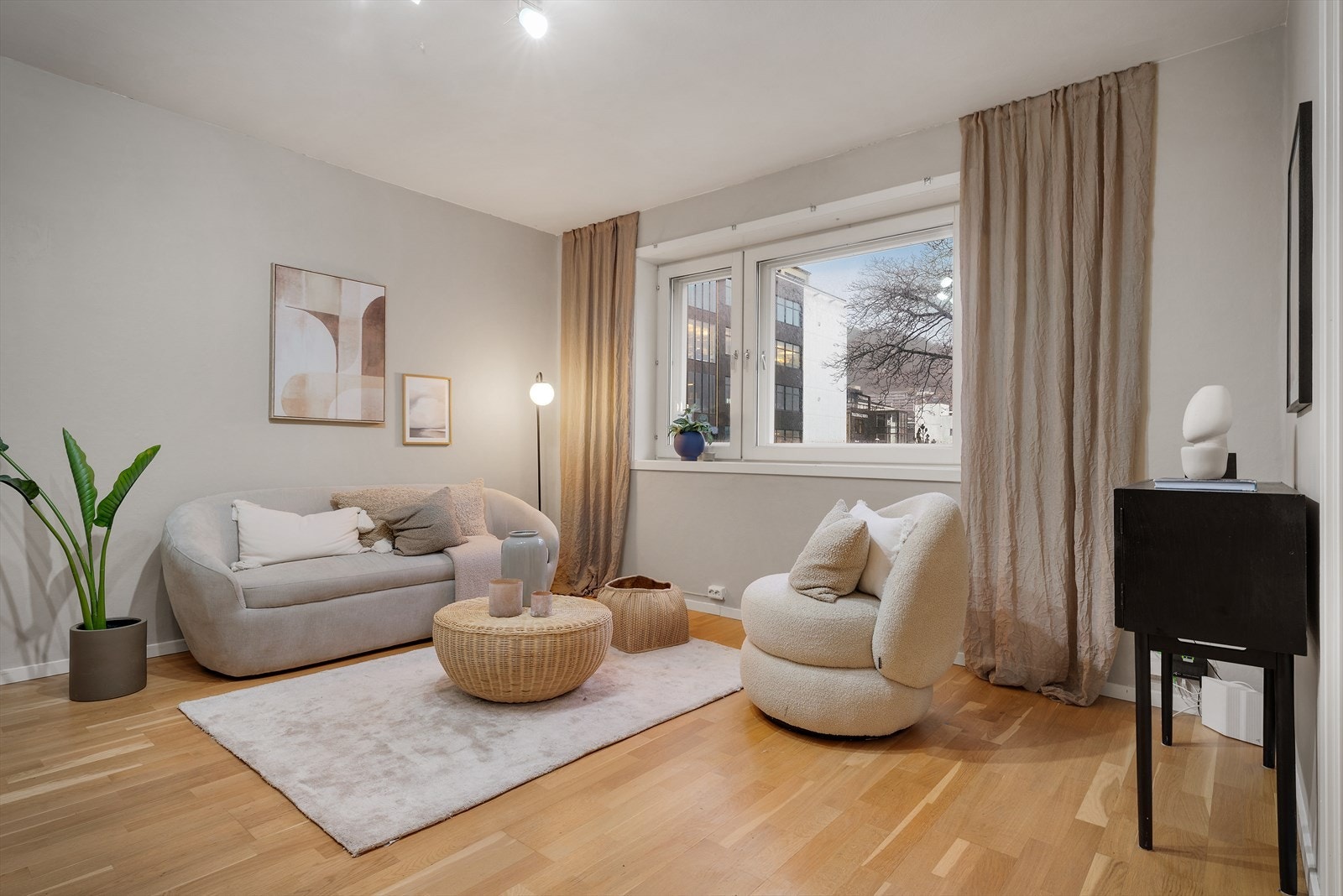 - TV og internett er inkludert i felleskostnadene. Beboer velger eget TV-tilbud gjennom T-We fra Telenor - Galleribilde