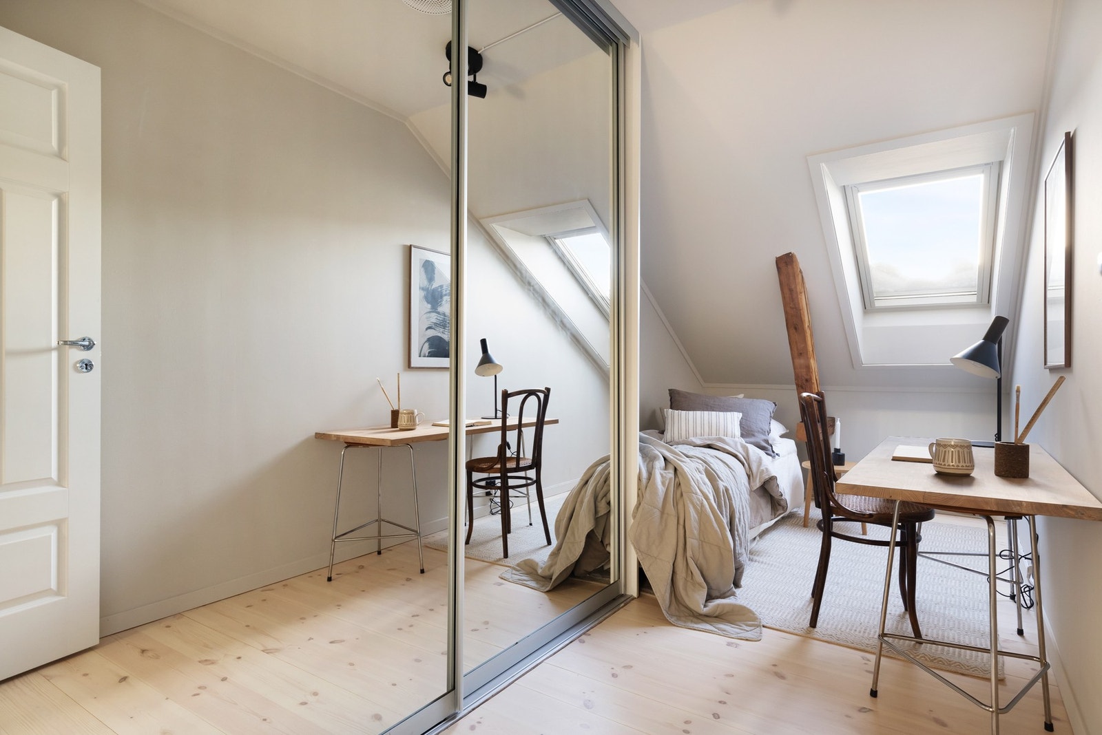 Det tredje soverommet har plass til enkeltseng og skrivebord. Galleribilde