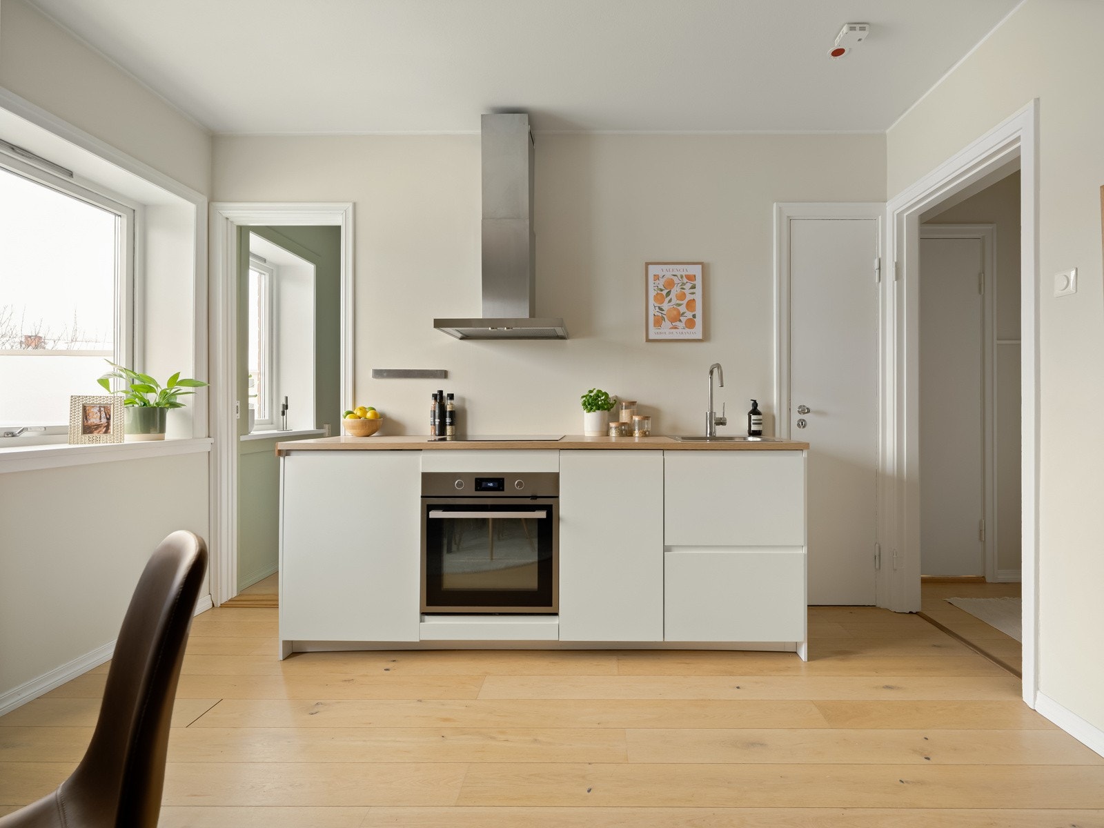 Kjøkkenet var helt nytt i 2018 og fremstår som både pent og moderne. Galleribilde