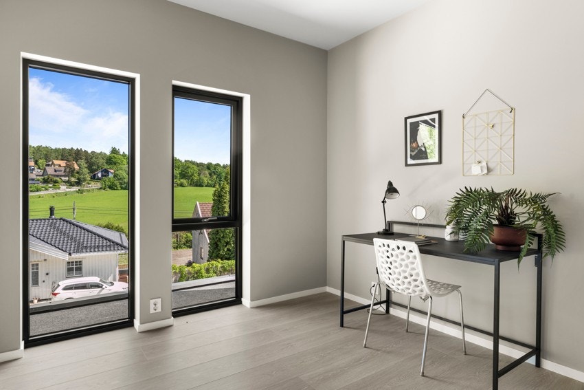 Flott utsyn mot øst fra soverommet. Galleribilde