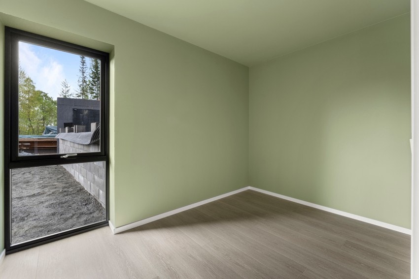 Et av 2 gode soverom i underetasjen. Galleribilde