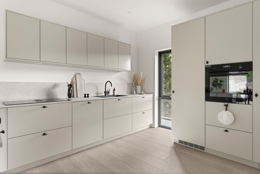 Naturlig lysinnslipp også her, med flott utsyn mot øst. Galleribilde