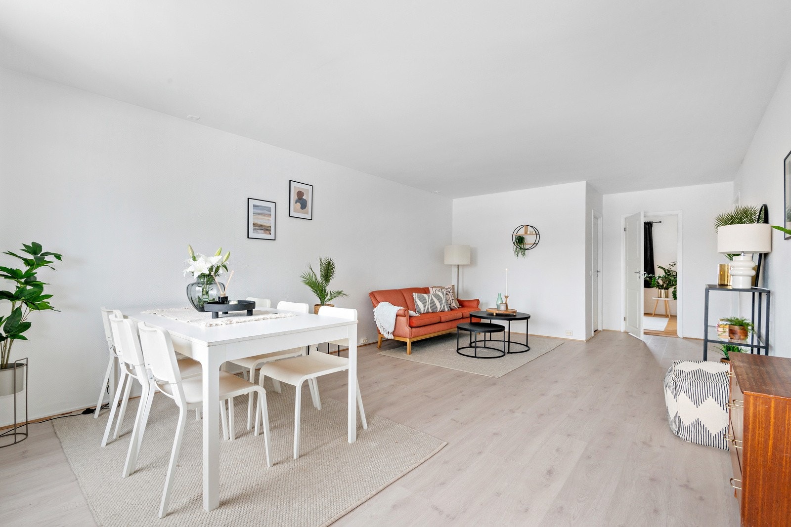 Stor stue med flere møbleringsmuligheter Galleribilde