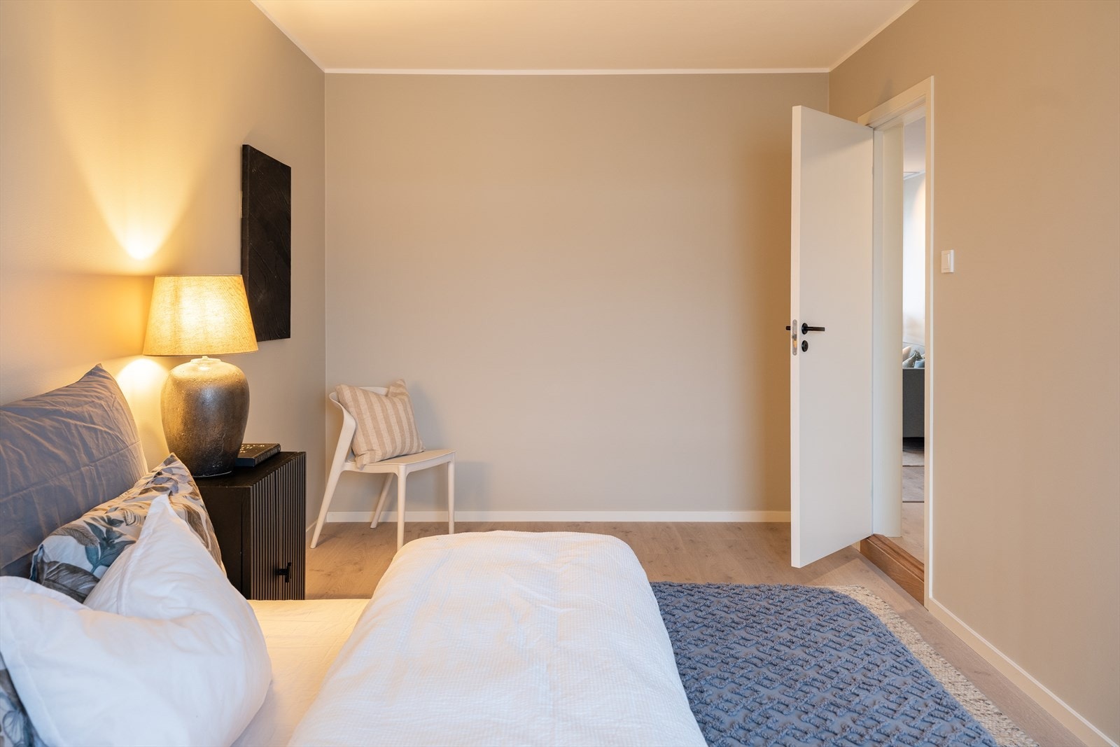 Det får også plass til kontorløsning og garderobeløsning. Galleribilde