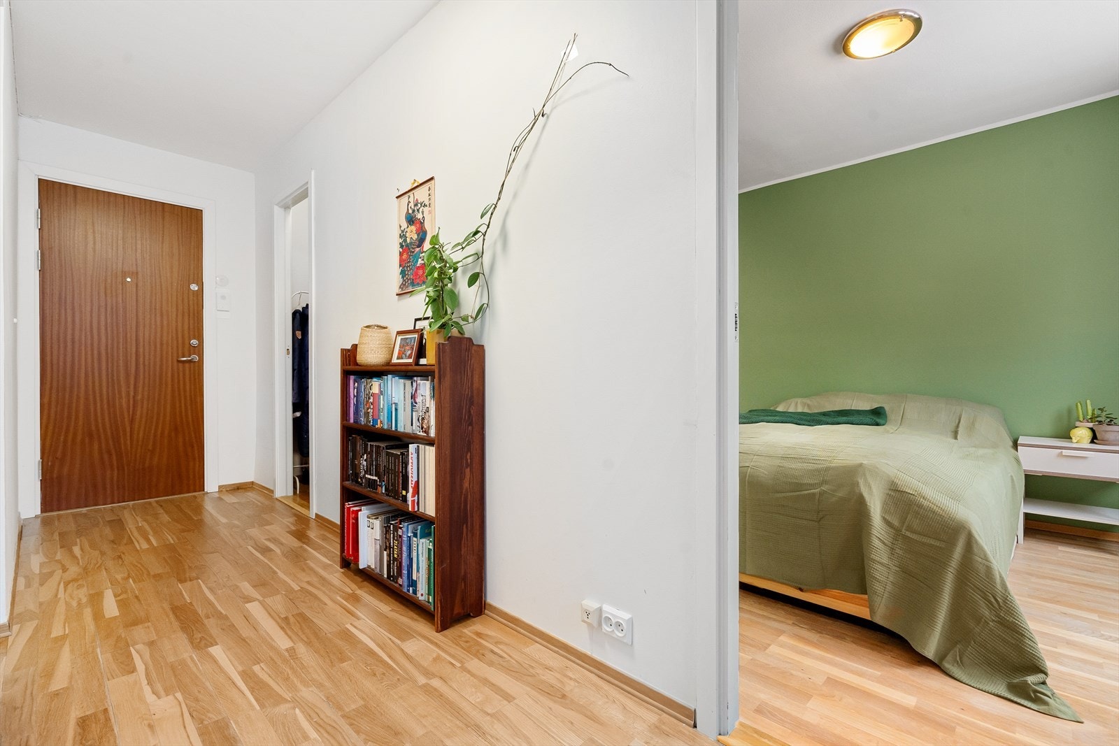 Gangen har en sentral plassering som sikrer god flyt i leiligheten Galleribilde