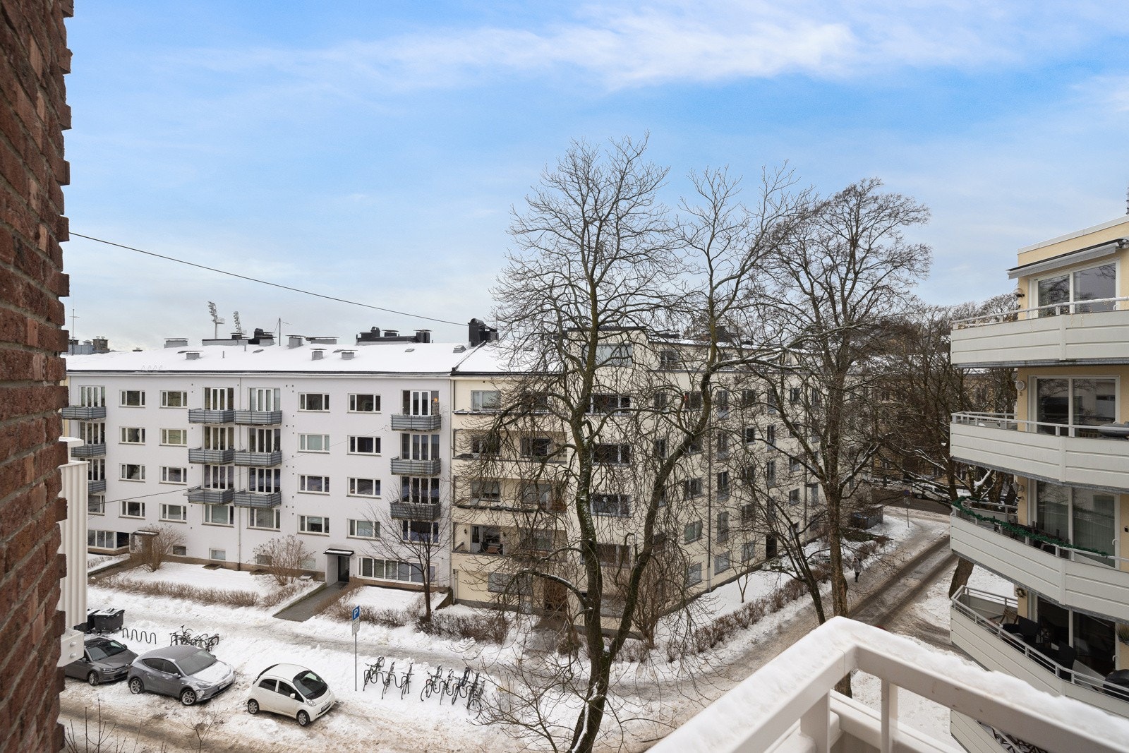 Fritt utsyn med god avstand til nærliggende bebyggelse. Galleribilde