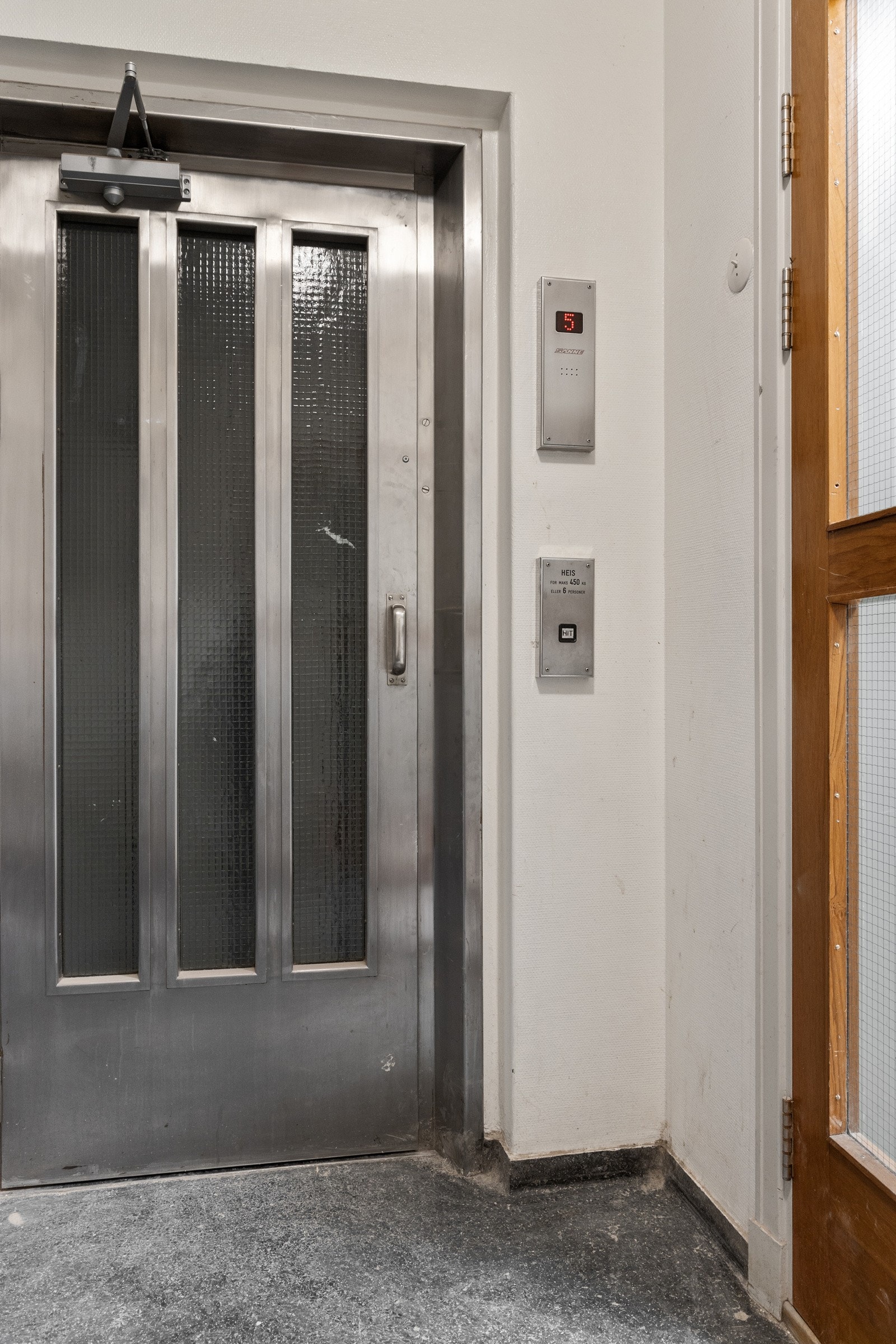 Det er heis i bygget. Galleribilde