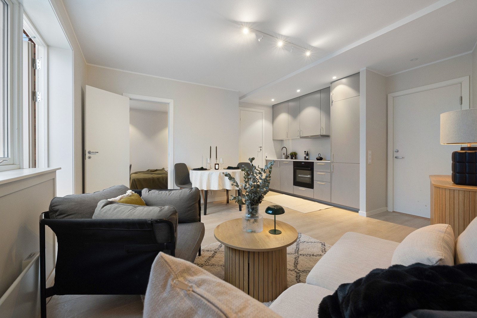 Helt nytt elektrisk anlegg hvor samtlige kabler og rør er trukket nye. Galleribilde