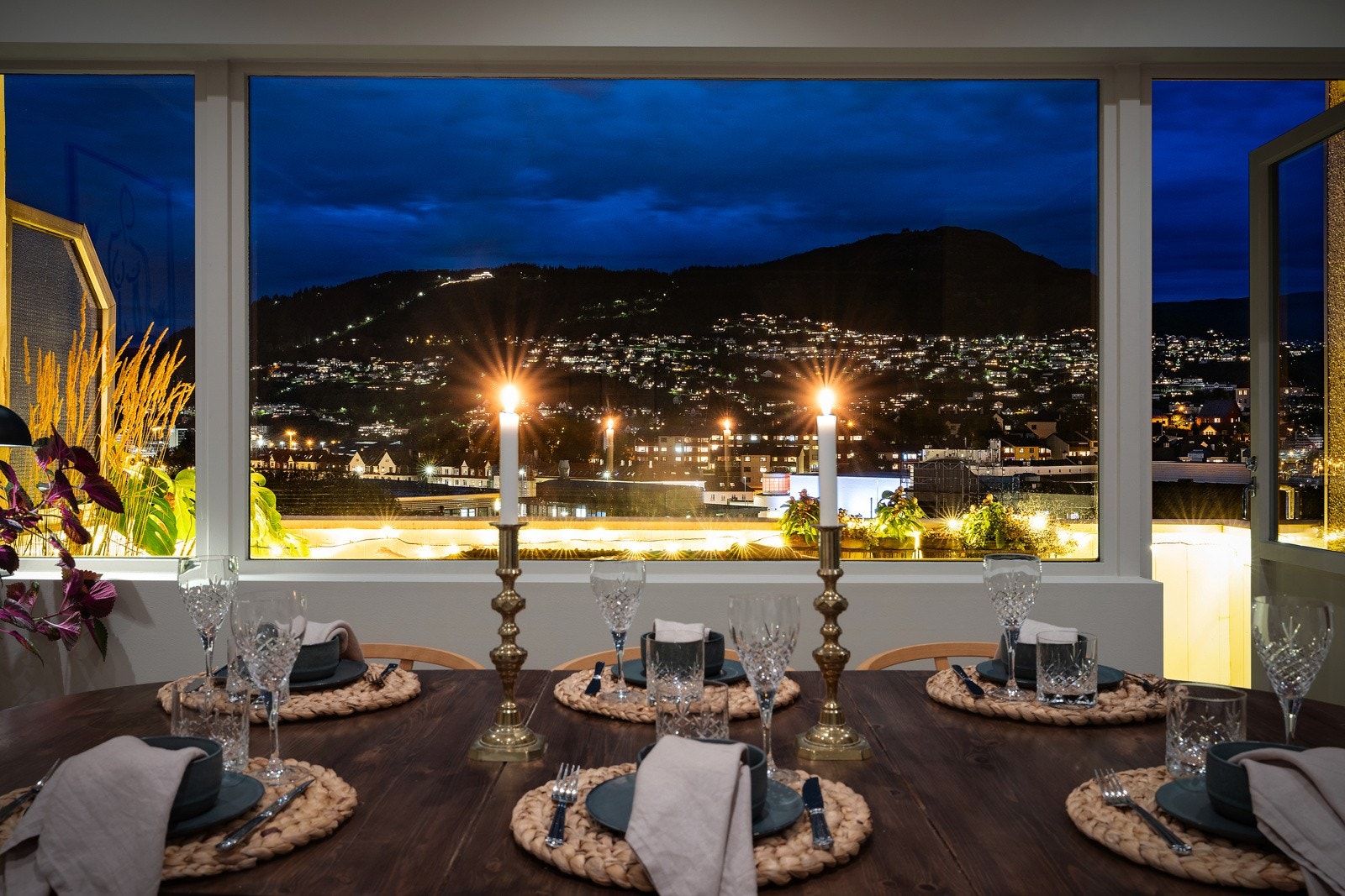 Her får du en toppleilighet med nydelig utsikt over byfjellene! Galleribilde